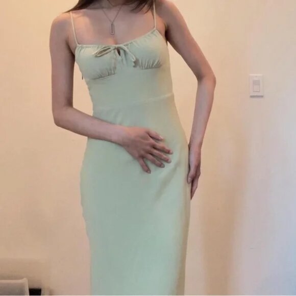 Aritzia Wilfred Bellow Gathered Bust Midi Dress in Pastel Sage Green Size 4 - Picture 4 of 9